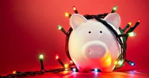 Best Tips for Making a Christmas Budget to Avoid Debt During the Holidays